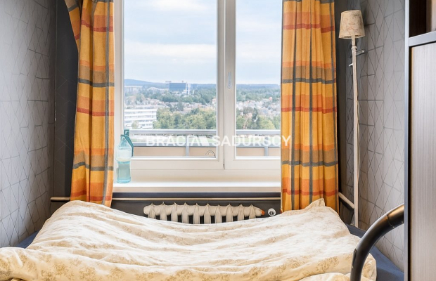 3 POKOJOWE USTAWNE DO REMONTU 52M2 UGOREK