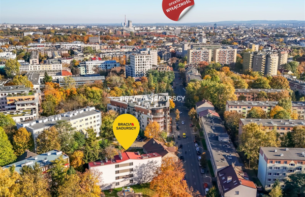 Lokal mieszkalno-usługowy w centrum.