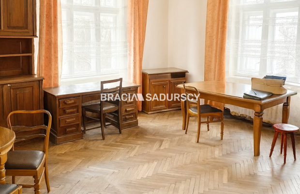 Klimatyczne mieszkanie 80m2 przy Wawelu 