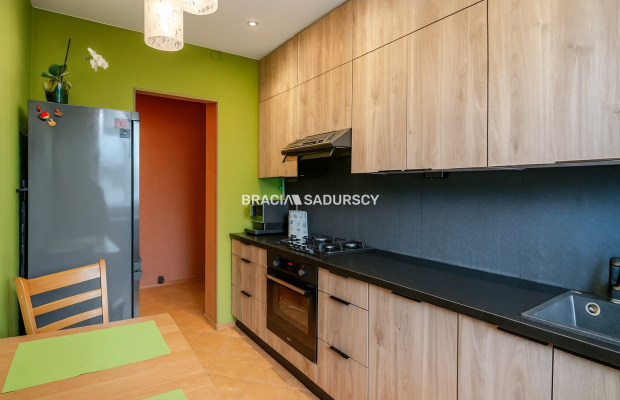 Zapraszam na prezentację 2-pokojowego mieszkania o pow. 52,88 m² na Osiedlu Kolorowym w Nowej Hucie.   

  To naprawdę wyjątkow