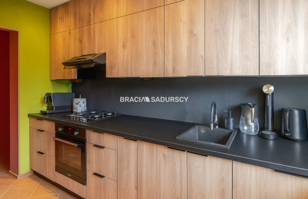 Zapraszam na prezentację 2-pokojowego mieszkania o pow. 52,88 m² na Osiedlu Kolorowym w Nowej Hucie.   

  To naprawdę wyjątkow