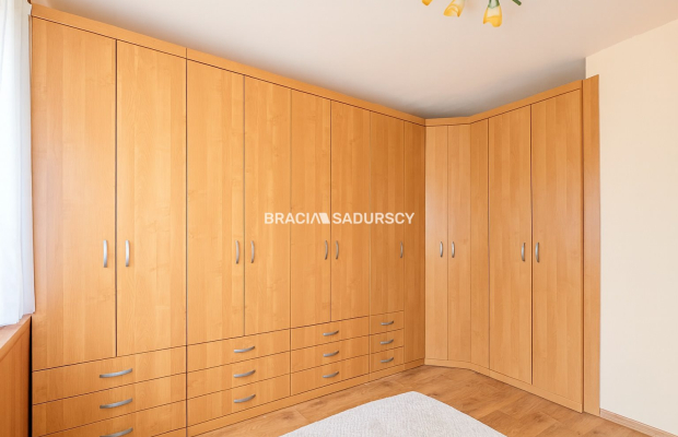 Zapraszam na prezentację 2-pokojowego mieszkania o pow. 52,88 m² na Osiedlu Kolorowym w Nowej Hucie.   

  To naprawdę wyjątkow