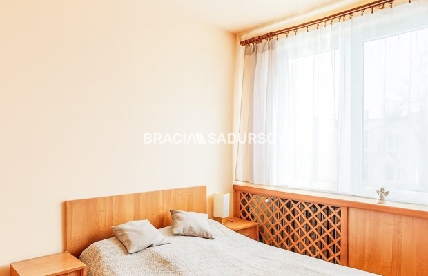 Zapraszam na prezentację 2-pokojowego mieszkania o pow. 52,88 m² na Osiedlu Kolorowym w Nowej Hucie.   

  To naprawdę wyjątkow