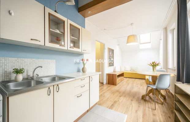 27m2 z piwnicą, klimatyzacją i widokiem na Kopiec