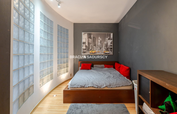 Na sprzedaż oferuję  mieszkanie  o powierzchni 40,23 m², zlokalizowane przy ul. Borkowskiej w Krakowie. 
Lokal położony jest na