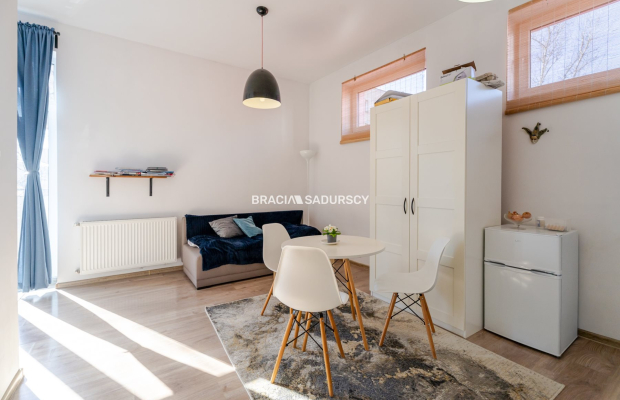 Przytulna kawalerka 21,5 m² z balkonem