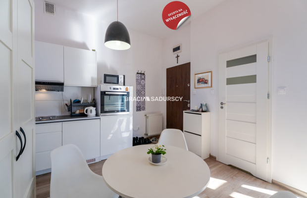 Przytulna kawalerka 21,5 m² z balkonem