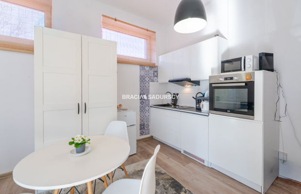 Przytulna kawalerka 21,5 m² z balkonem