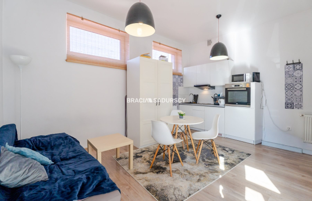 Przytulna kawalerka 21,5 m² z balkonem