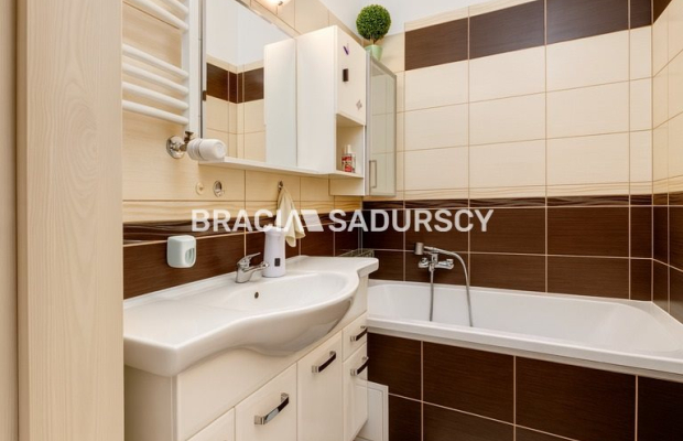 Przestronne 3 pokoje z balkonami i windą