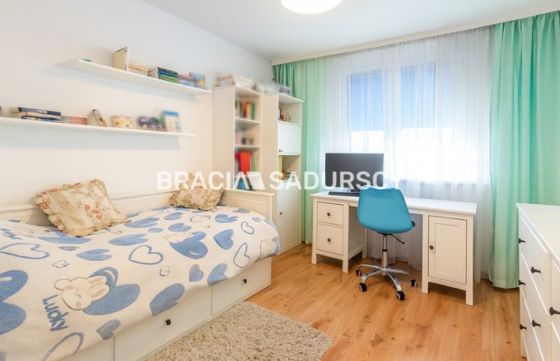 Przestronne 3 pokoje z balkonami i windą