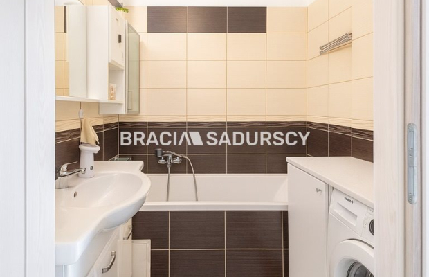 Przestronne 3 pokoje z balkonami i windą