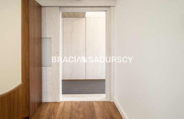 Przestronne 3 pokoje z balkonami i windą