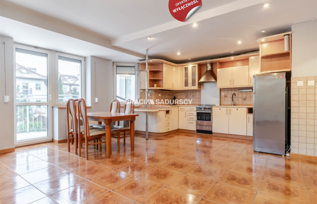 Kameralne 3 pokoje z dużym balkonem