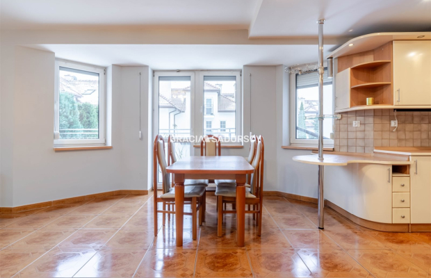 Kameralne 3 pokoje z dużym balkonem