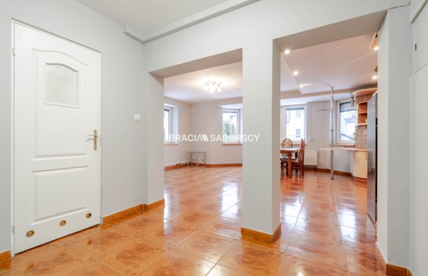 Kameralne 3 pokoje z dużym balkonem