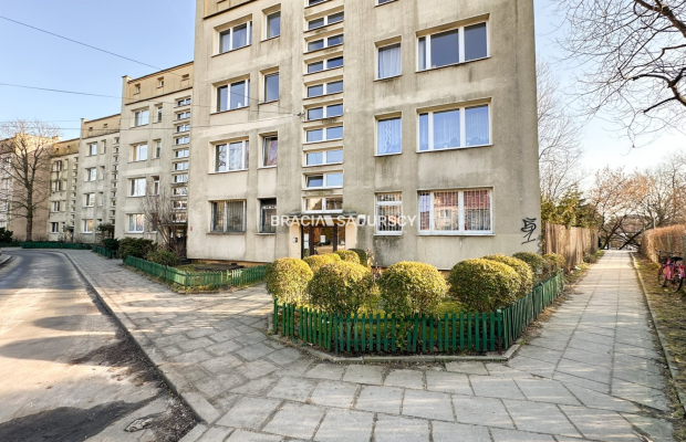 Dwupokojowe jasne mieszkanie w centrum.