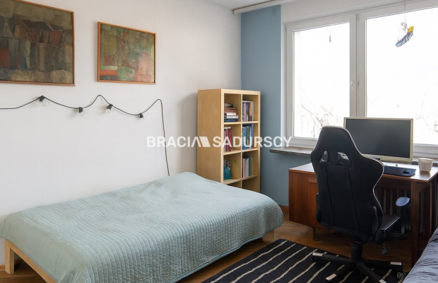 Dwupokojowe jasne mieszkanie w centrum.