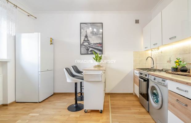 Kawalerka w Łagiewnikach z przestronną kuchnią!