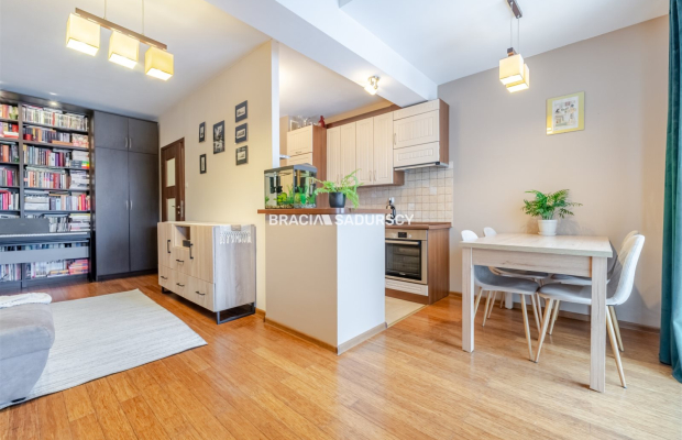 Dwupokojowe mieszkanie na strzeżonym osiedlu