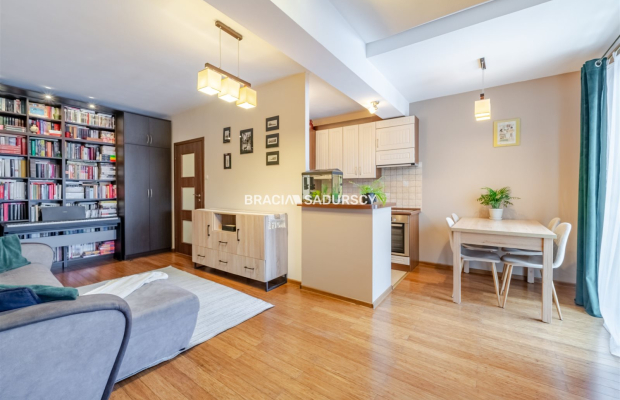 Dwupokojowe mieszkanie na strzeżonym osiedlu