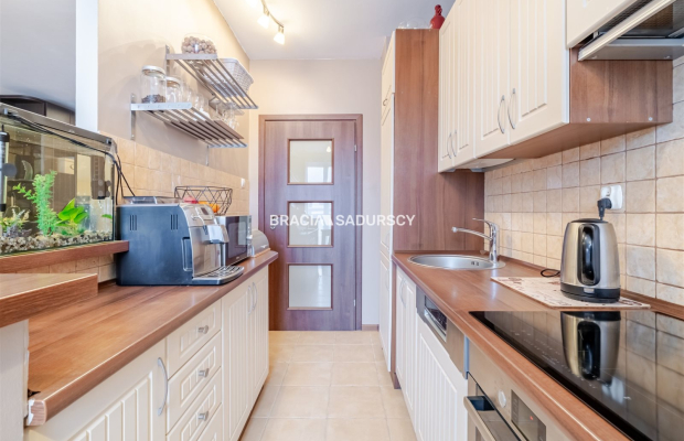 Dwupokojowe mieszkanie na strzeżonym osiedlu