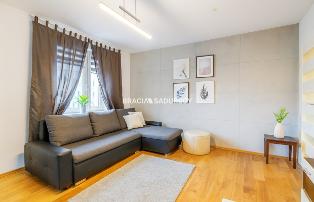 2 pokoje z balkonem, osobna kuchnia, III piętro