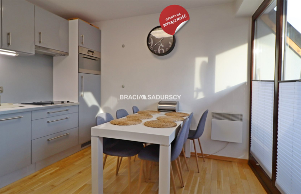 Dwupoziomowy Apartament z Widokiem na Giewont w Kościelisku   

 Oferujemy  na sprzedaż lub na wynajem długoterminowy  przestro