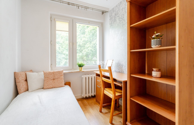 3 pok z osbną kuchnią ul. Zielińska.