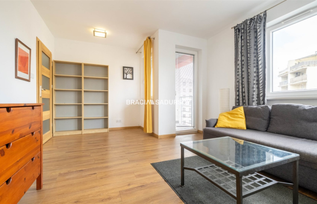 PRZESTRONNE, SŁONECZNE 2-POKOJOWE Z BALKONEM