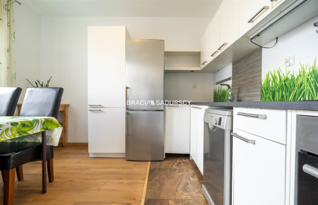 PRZESTRONNE, SŁONECZNE 2-POKOJOWE Z BALKONEM