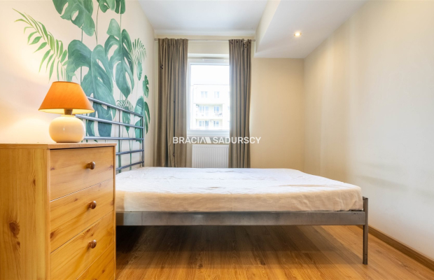 PRZESTRONNE, SŁONECZNE 2-POKOJOWE Z BALKONEM