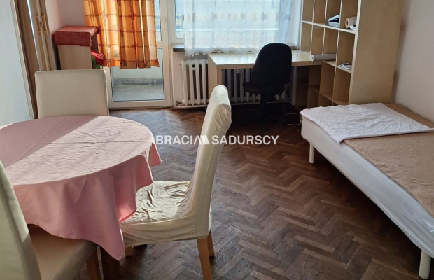 2-pok, ul. Królewska, parking dla mieszkańców