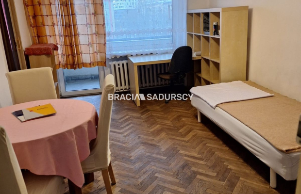 2-pok, ul. Królewska, parking dla mieszkańców