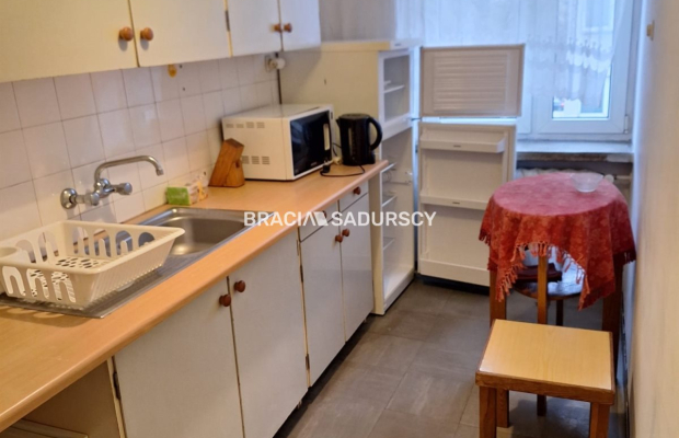 2-pok, ul. Królewska, parking dla mieszkańców