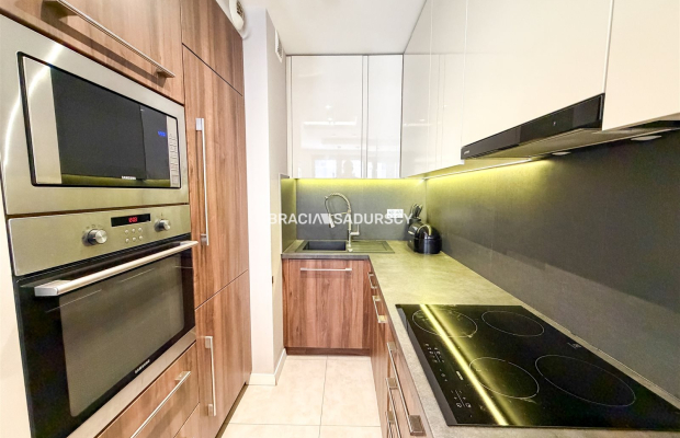 Komfortowe 2 pok z garażem i kom. lokatorską