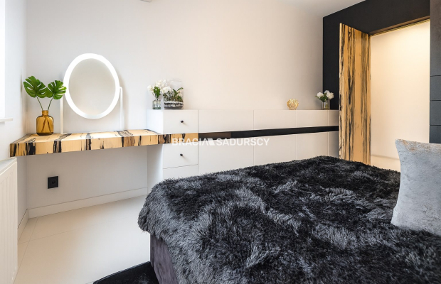 NOWOCZESNY APARTAMENT, 3-POK UL. MADALIŃSKIEGO