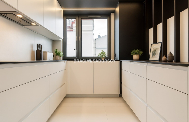 NOWOCZESNY APARTAMENT, 3-POK UL. MADALIŃSKIEGO