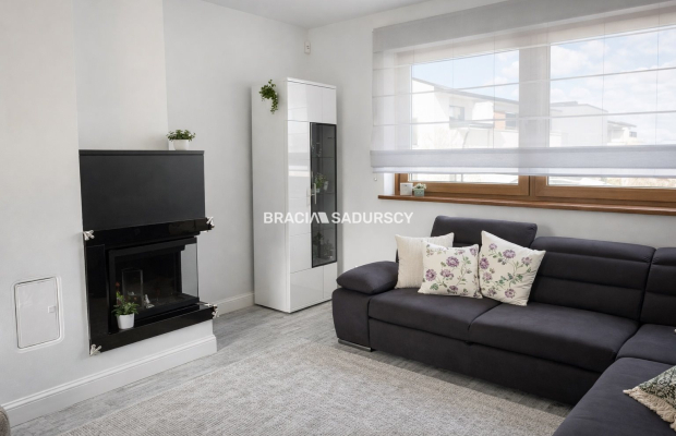 4 pok.mieszkanie 90m2,ogródek.garaż,m.postojowe! 