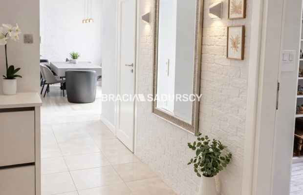 4 pok.mieszkanie 90m2,ogródek.garaż,m.postojowe! 