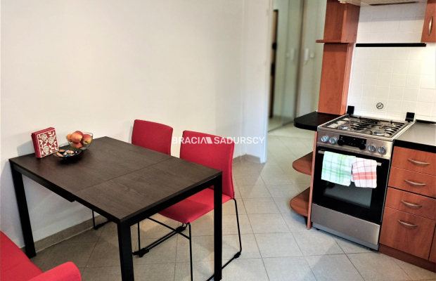 Wygodne mieszkanie z szybkim dojazdem do centrum!