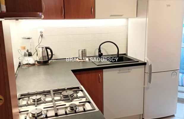 Wygodne mieszkanie z szybkim dojazdem do centrum!