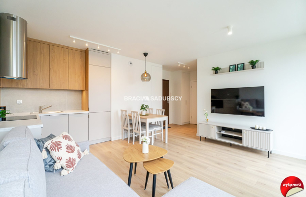 Pierwszy najem| Balkon| Miejsce postojowe 