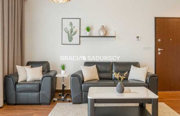 Wygodny elegancki apartament w centrum.