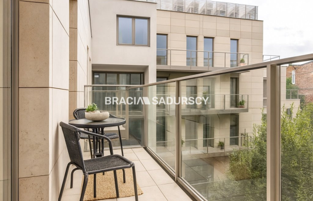 Wygodny elegancki apartament w centrum.