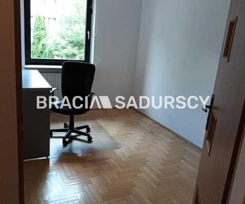 Przestronne 3-pokojowe mieszkanie z balkonem