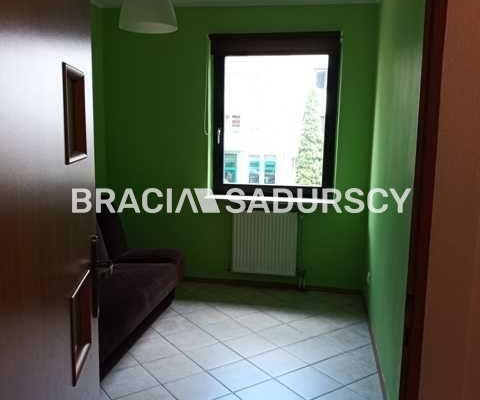 Przestronne 3-pokojowe mieszkanie z balkonem