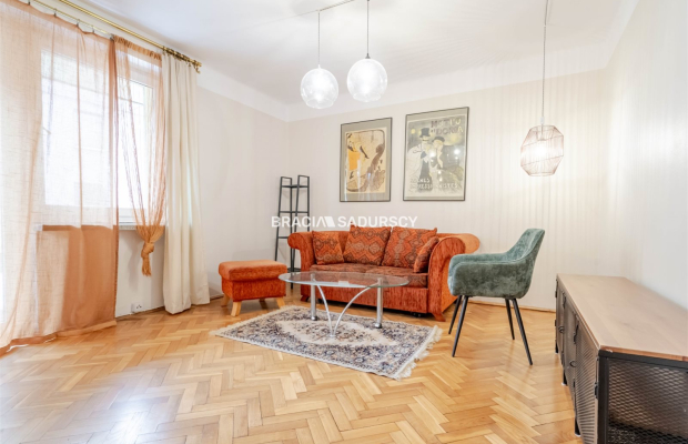 Kameralne mieszkanie blisko centrum.