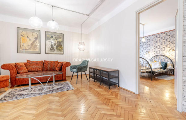 Kameralne mieszkanie blisko centrum.