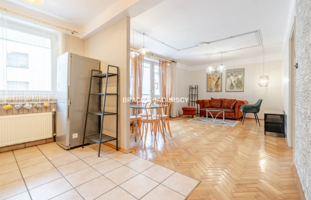 Kameralne mieszkanie blisko centrum.